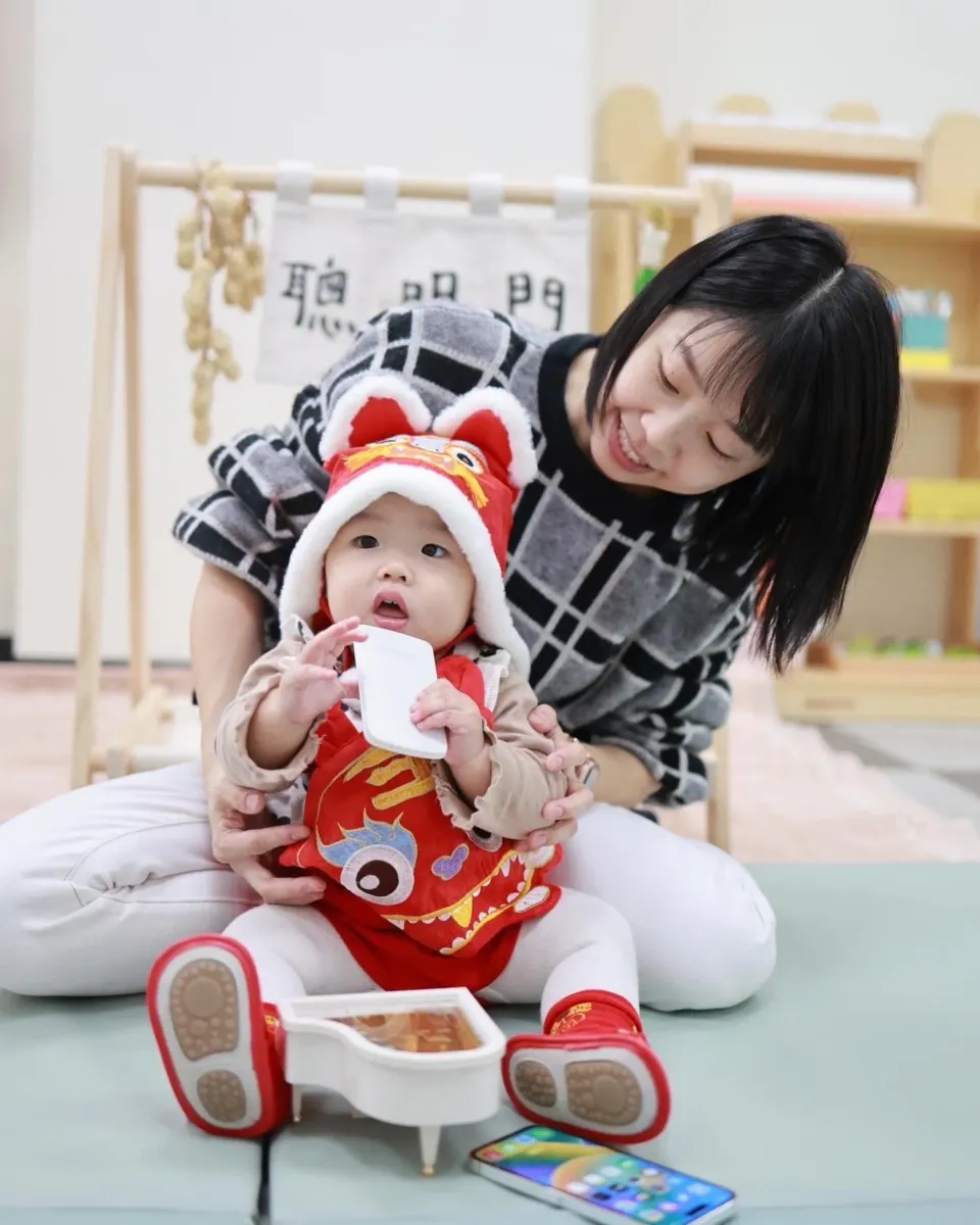 彤彤陪伴女兒早療復健的時刻 11